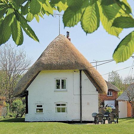 October Cottage Collingbourne Kingston Exterior photo